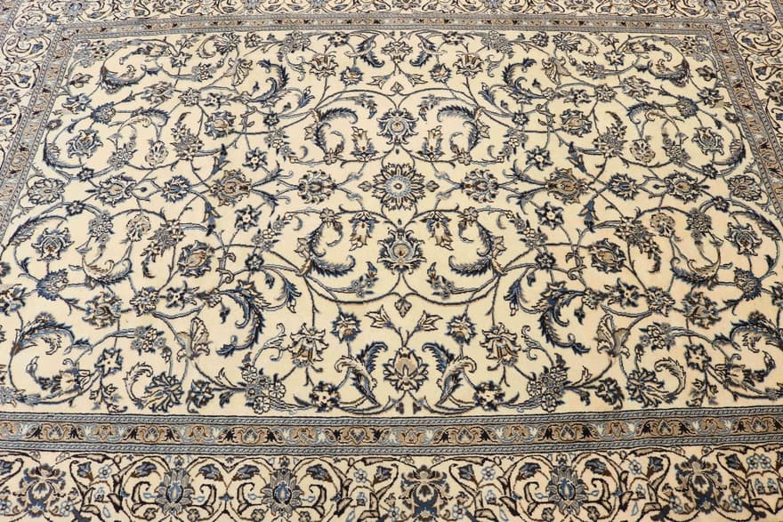 Authentic Nain 9La Persian Rug 293x200 cm_1