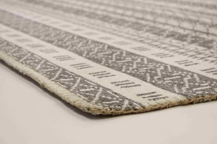 MODERN-IKAT Teppich 239x169 - alternate view