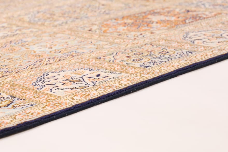 Kahmir Silk Carpet 185x121_5