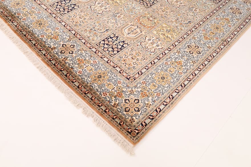 Kashmir SILK Carpet 370x275