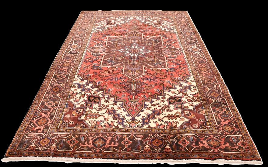 Heriz Carpet  307x210 - Image 4