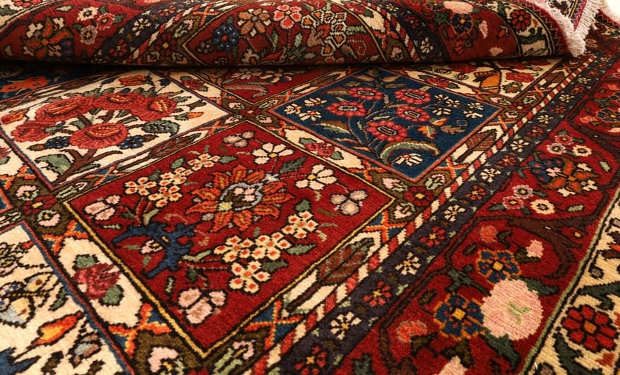 Bakhtiari Carpet 203x131 - Image 5