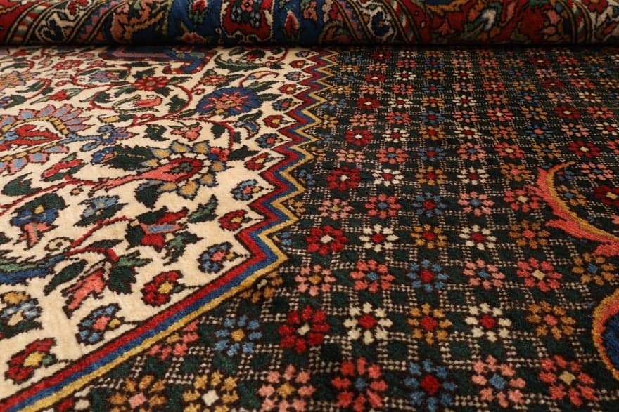 Bakhtiari Carpet 319x206 - Image 5