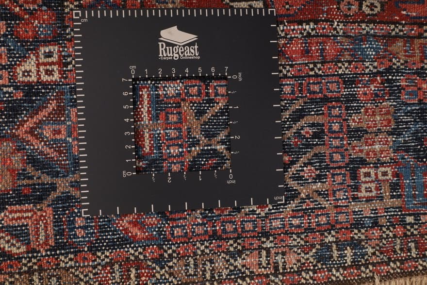 Antique Heriz Carpet  200x145 - Image 6