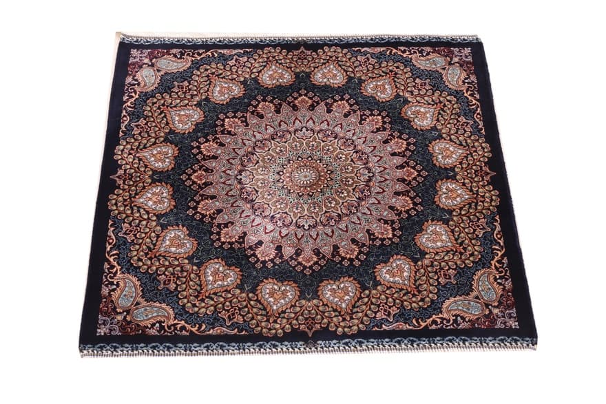 Qom Daisy Carpet 70x70