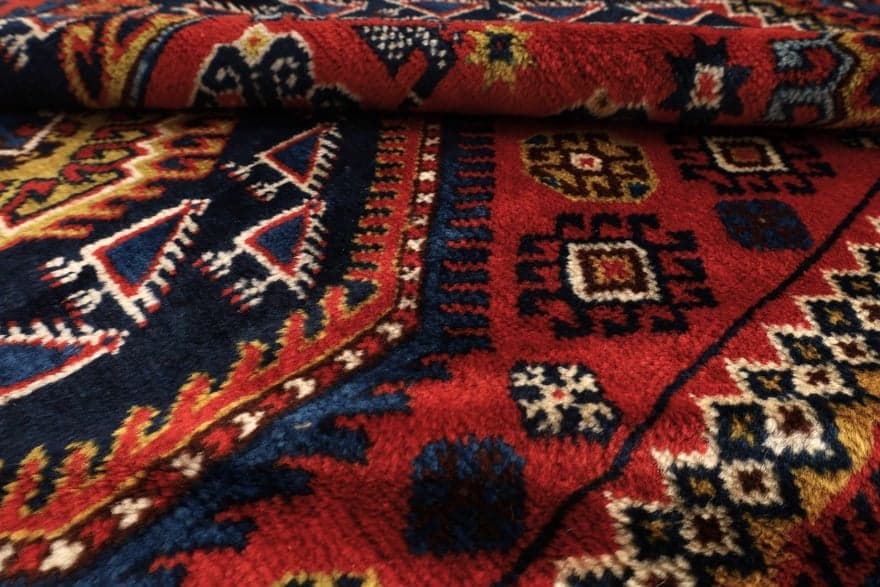Antique Yalameh Carpet  171x110 - Image 6