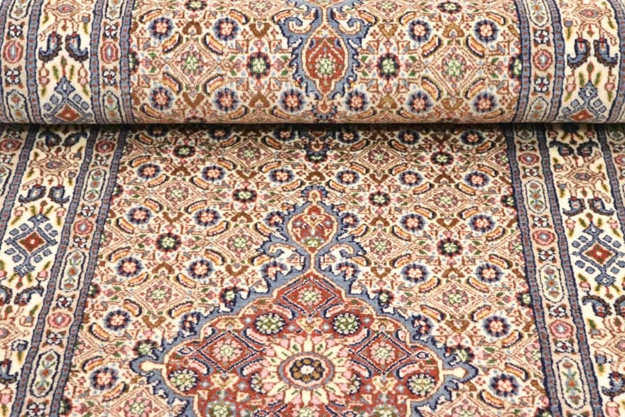 MOUD carpet 242x81