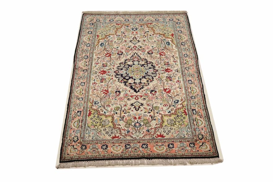 Ghom Silk Carpet 170x108