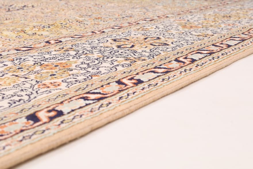 Kashmir SILK Carpet 370x275