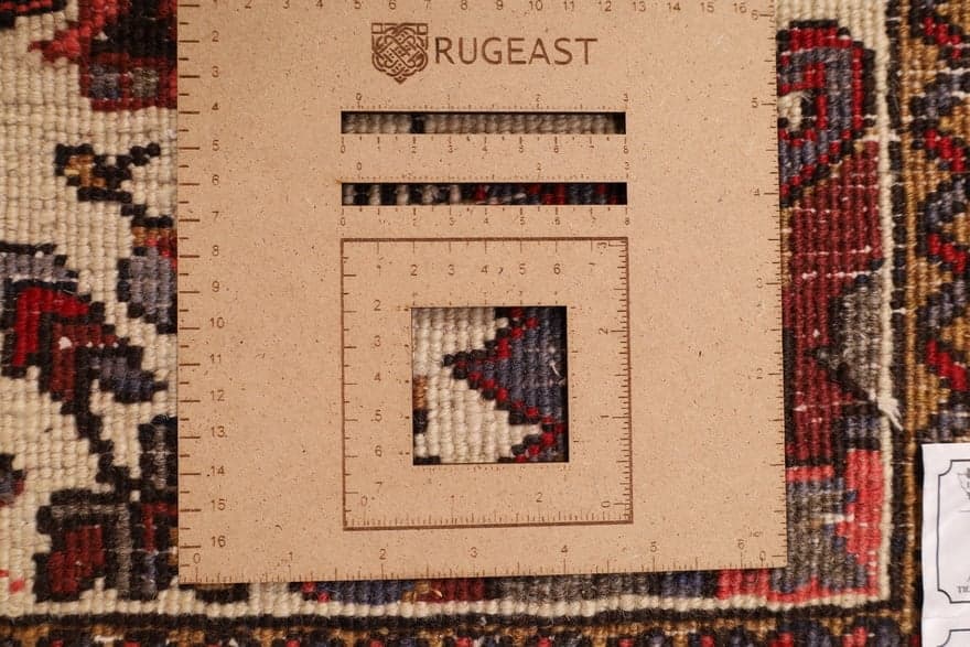 Heriz Carpet  146x94 - Image 5
