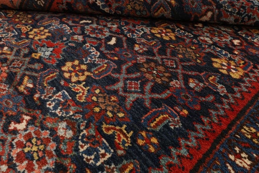 Antique Bakhtiar  Carpet  200x130 - Image 3