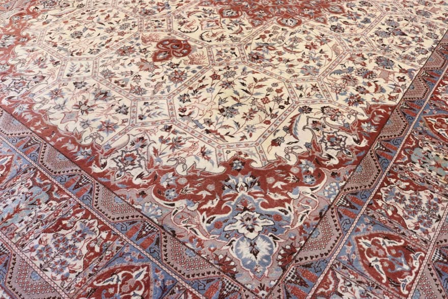 Nain Carpet 332x232