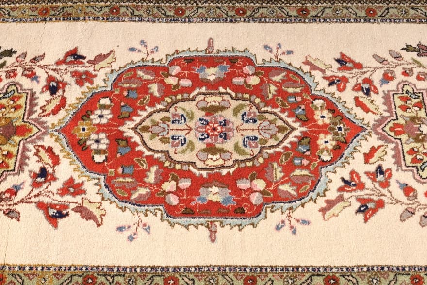 Tabriz Tabatabai Teppich 314x83