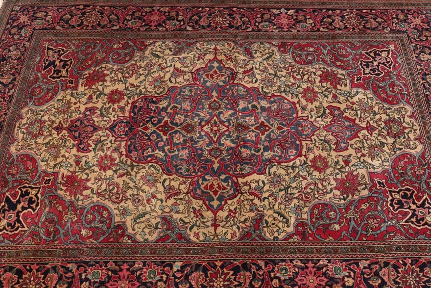 Antique Isfahan Carpet 203x142