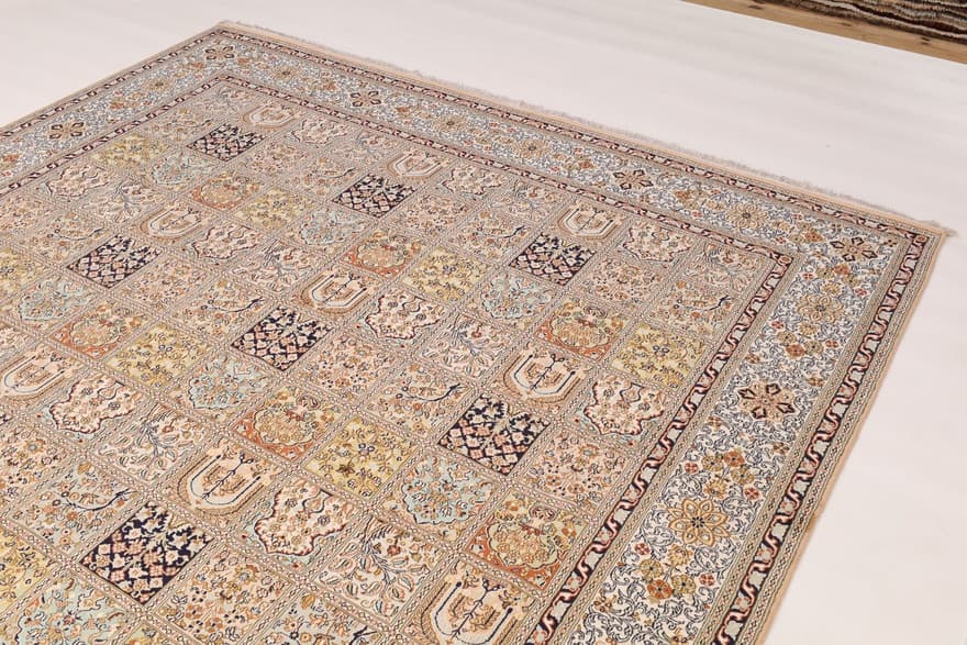 Kashmir SILK Carpet 370x275