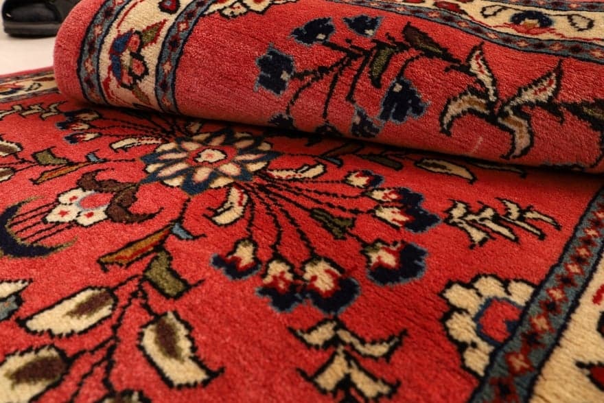 Sarouk Carpet  132x68 - Image 6
