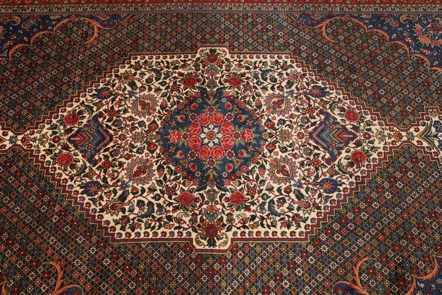 Bakhtiari Carpet 319x206 - Image 4