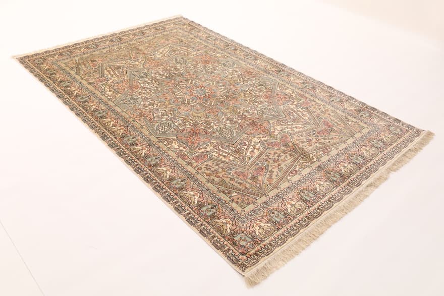Kashmir SILK Carpet  281x180