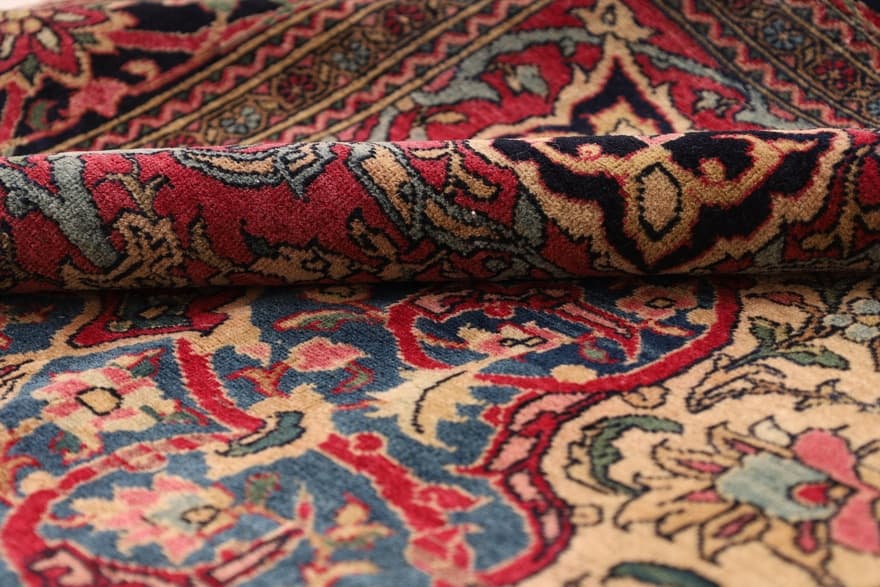 Antique Isfahan Carpet 203x142