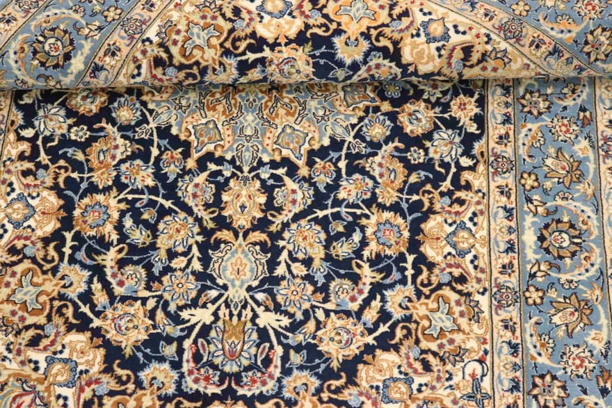 Isfahan Carpet 163x105