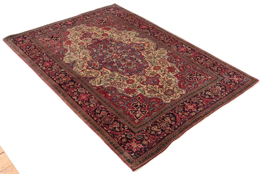 Antique Isfahan Carpet 203x142