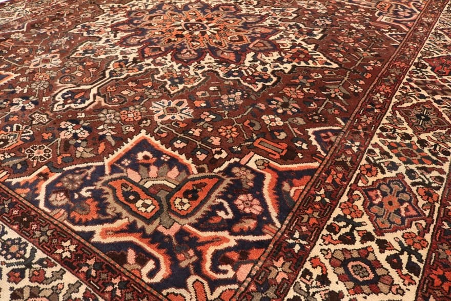 Bakhtiar Teppich 362x311