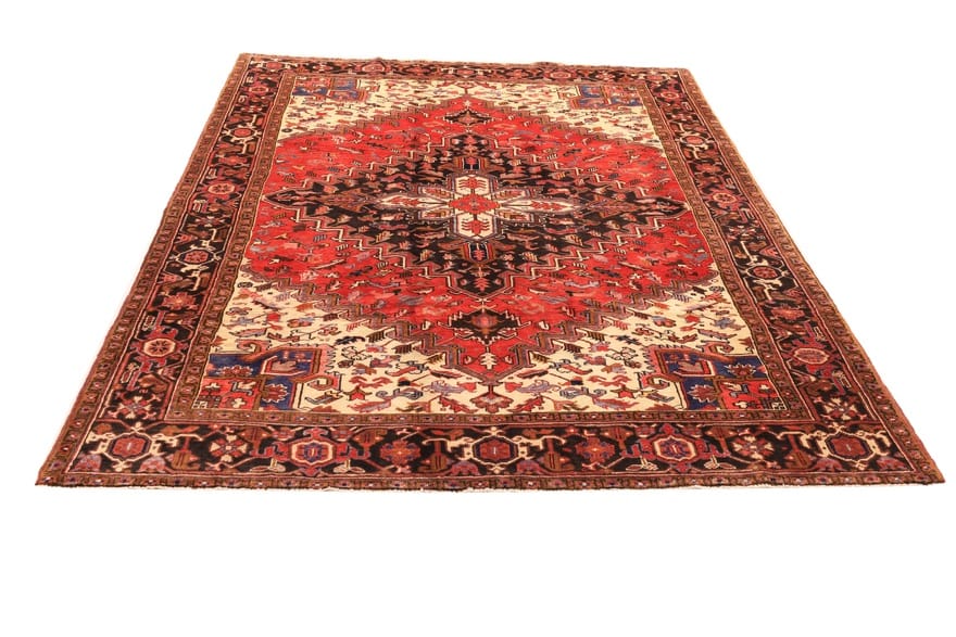 Heriz Carpet 293x208 - Image 1
