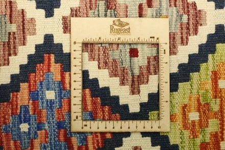 Kelim 202x63 - alternate view