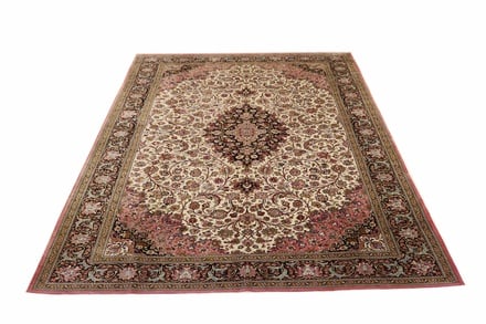 Ghom Seide 322x211 - alternate view