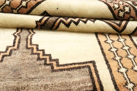 Shiraz 197x118 - alternate view