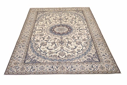 Nain 9 La 320x205 - alternate view