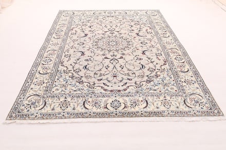 Nain9La 315x202 - alternate view