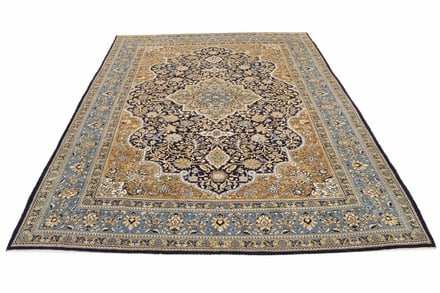 Ghom 422x280 - alternate view