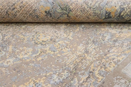 MODERN LOTUS 370 x 278 - alternate view