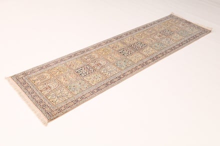 Kashmir SILK Carpet 301x79 - alternate view
