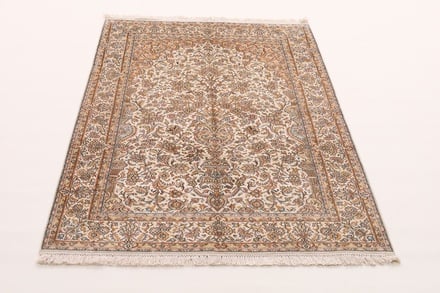 Kahmir Silk Carpet 199x123 - alternate view