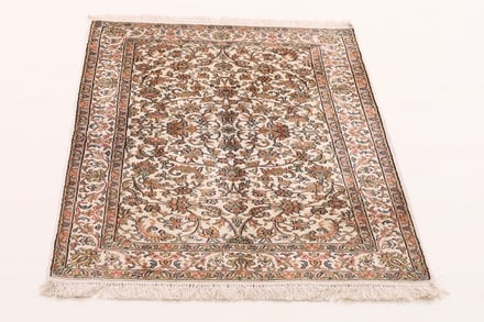 Kahmir Silk 124x81 - alternate view