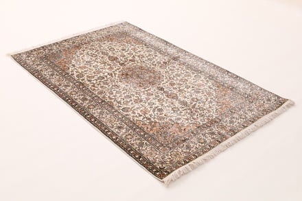 Kahmir Silk Carpet 188x127 - alternate view