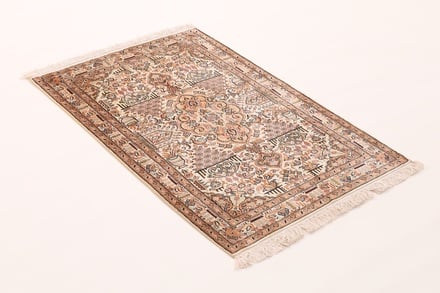 Kahmir Silk Carpet 125x81 - alternate view