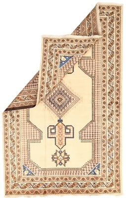 Ardebil Carpet 269x169 - alternate view