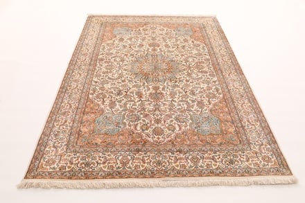 Kashmir SILK Carpet 271x182 - alternate view