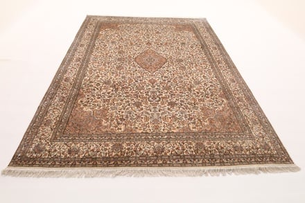Kashmir SILK Carpet  310x220 - alternate view