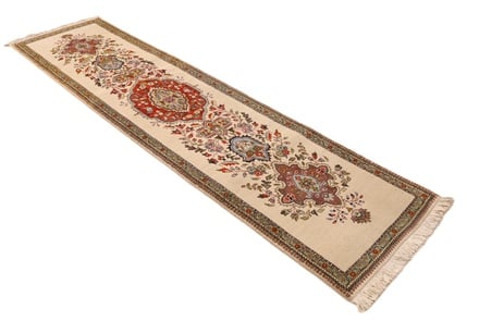 Tabriz Tabatabai Teppich 314x83 - alternate view