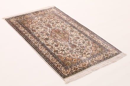Kahmir Silk Carpet 129x81 - alternate view