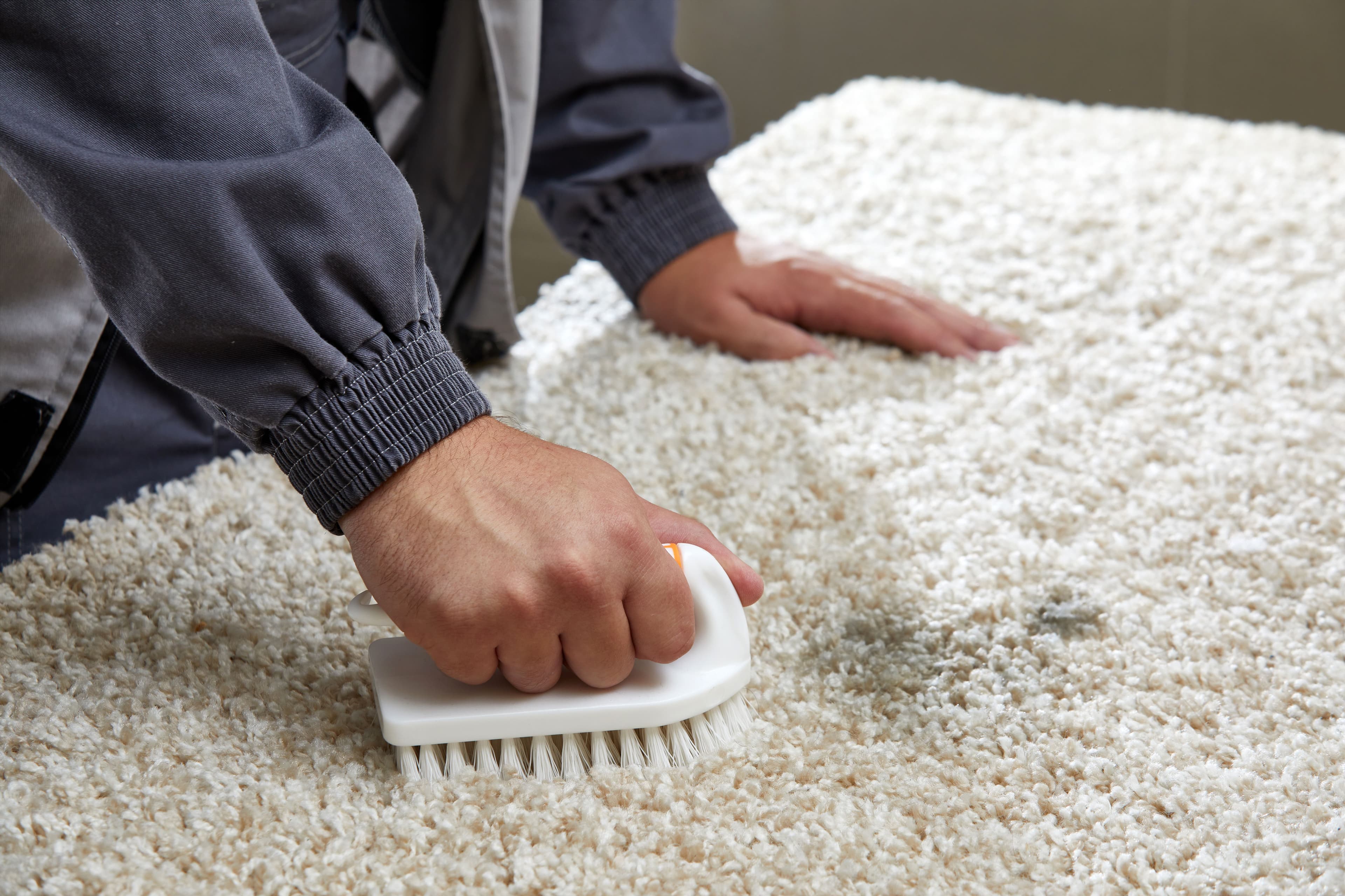 Maintain and clean flokati carpets like a pro-rugeast