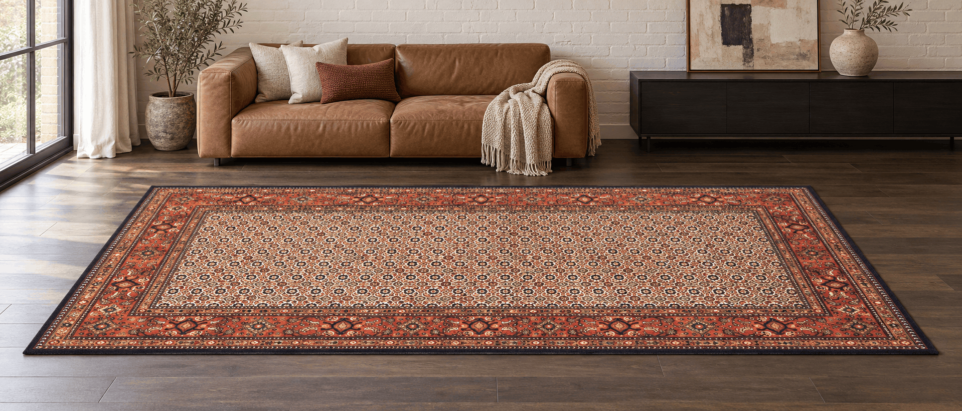 Birjand Orientteppich harmonisch platziert unter einem massiven Holztisch im Esszimmer